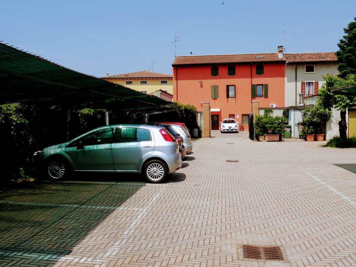 Residenza Il Giglio Bed and Breakfast Mozzecane Buitenkant foto