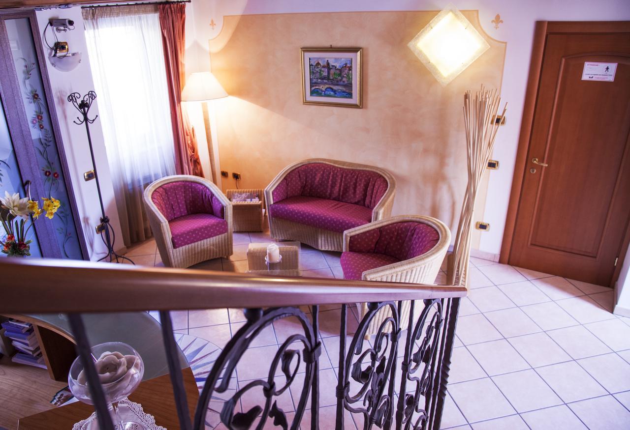 Residenza Il Giglio Bed and Breakfast Mozzecane Buitenkant foto